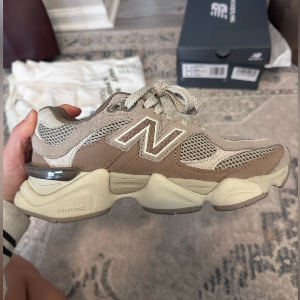 New Balance 9060 Mushroom Arid Stone (women’s 5.5) - Picture 2 of 4